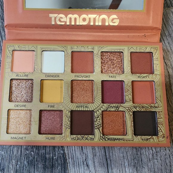 Eyeshadow Palette Lot of 3 UCANBE Belonging Trendbeauty Tempting  Essence - Picture 4 of 5